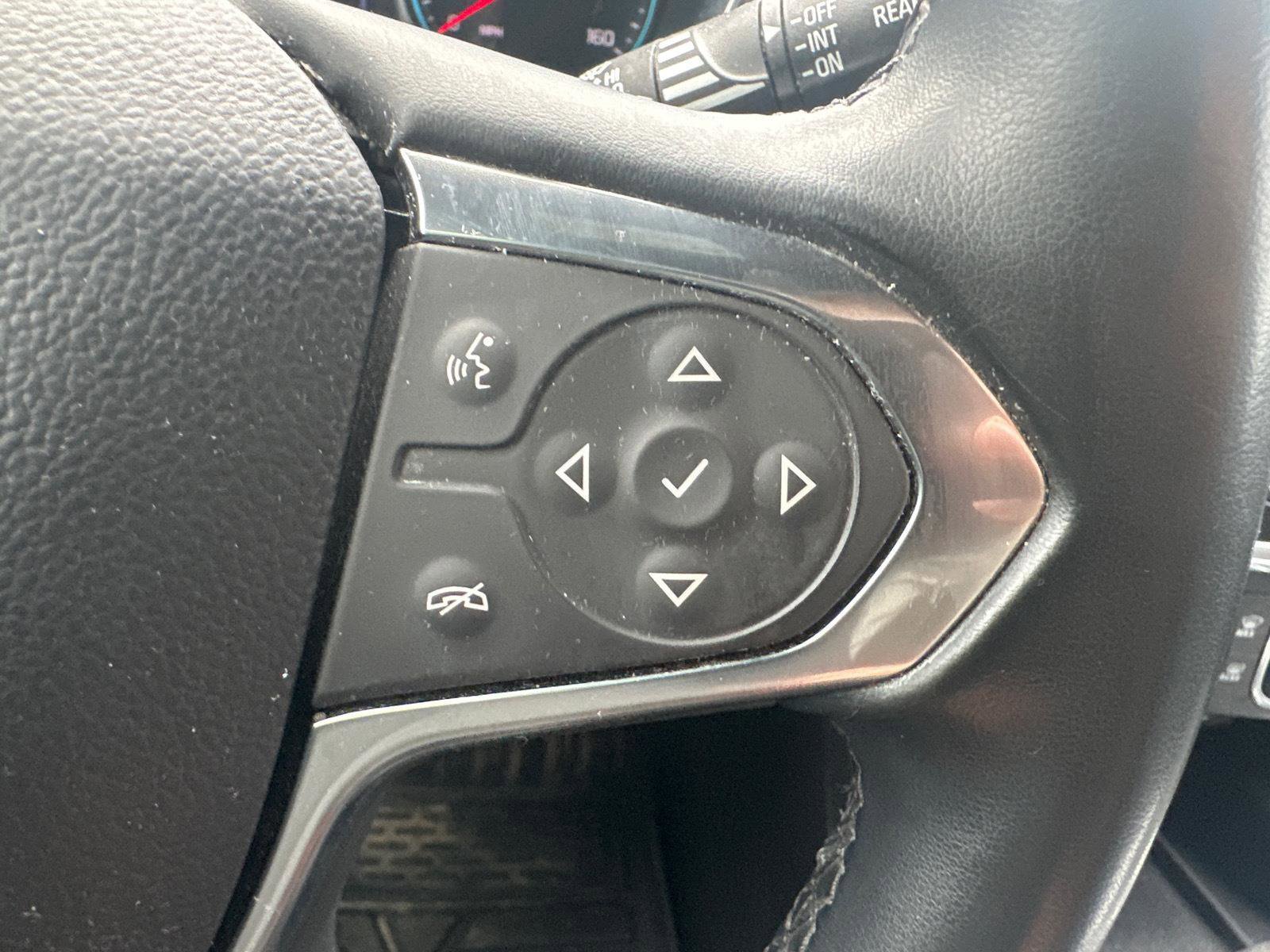 Used 2023 Chevrolet Traverse LT AWD/4WD image 19