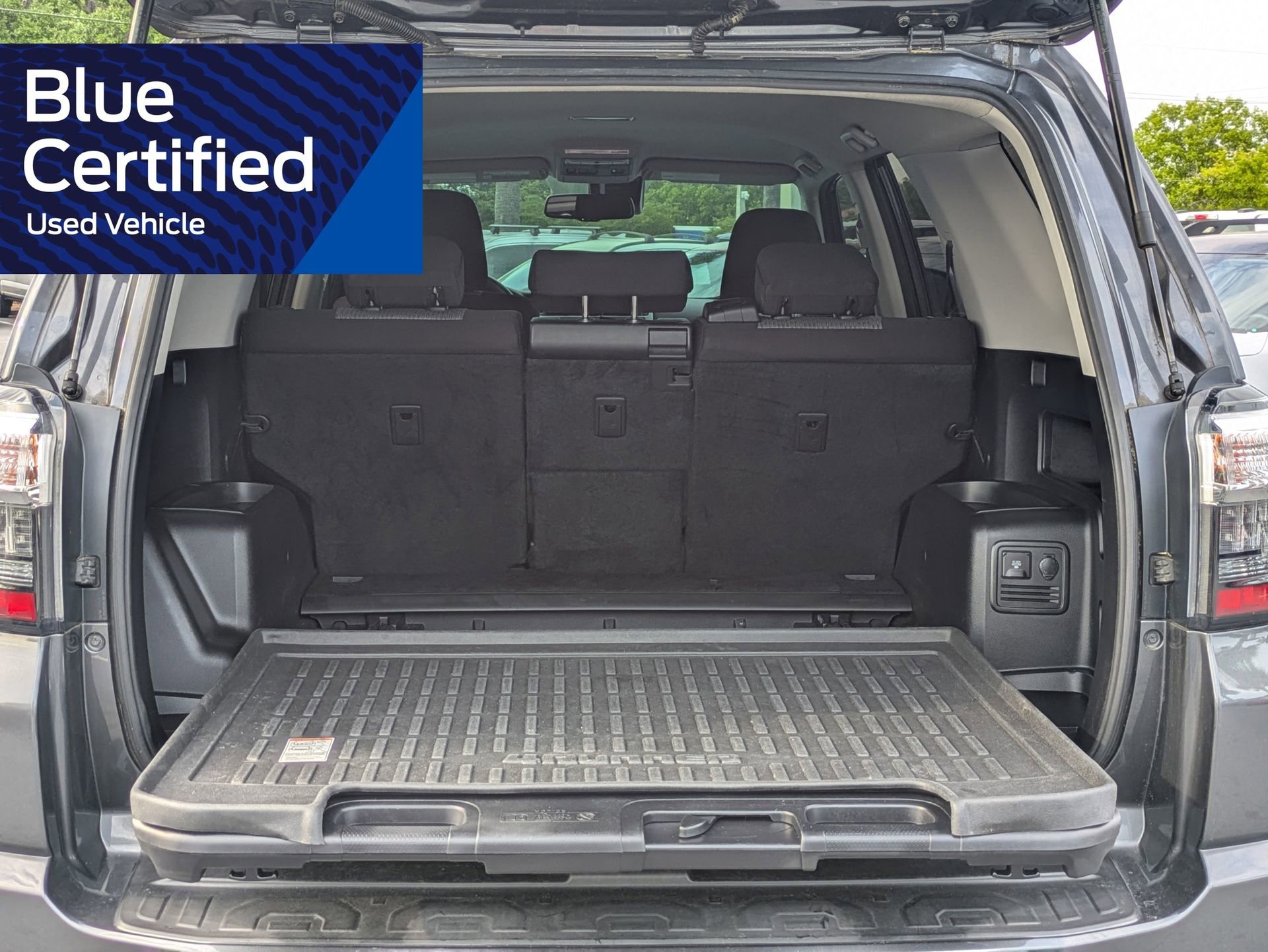 Used 2020 Toyota 4Runner SR5 AWD/4WD image 16