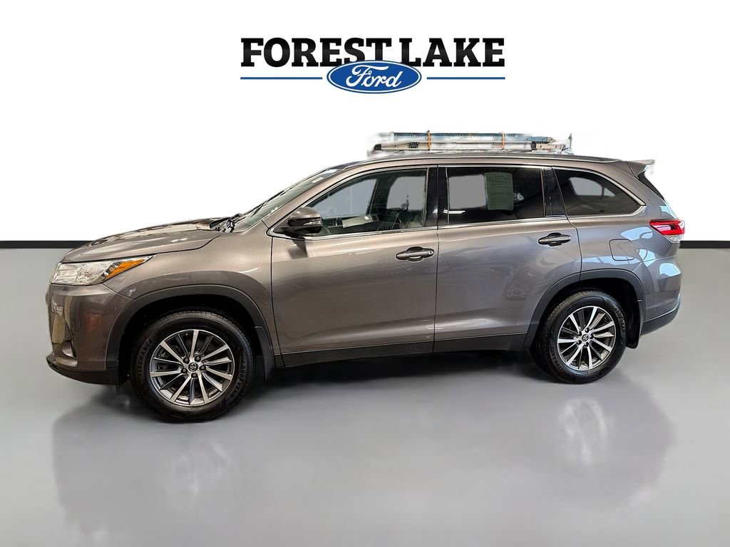 Used 2019 Toyota Highlander XLE AWD/4WD image 4