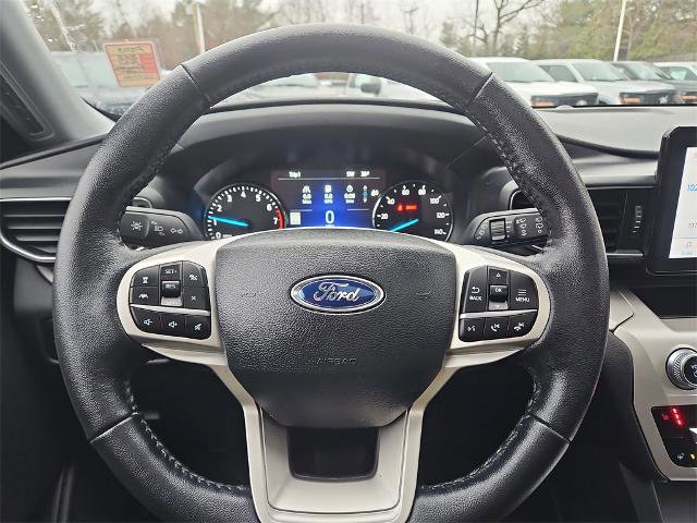 Certified 2022 Ford Explorer XLT w/ Equipment Group 202A image 28