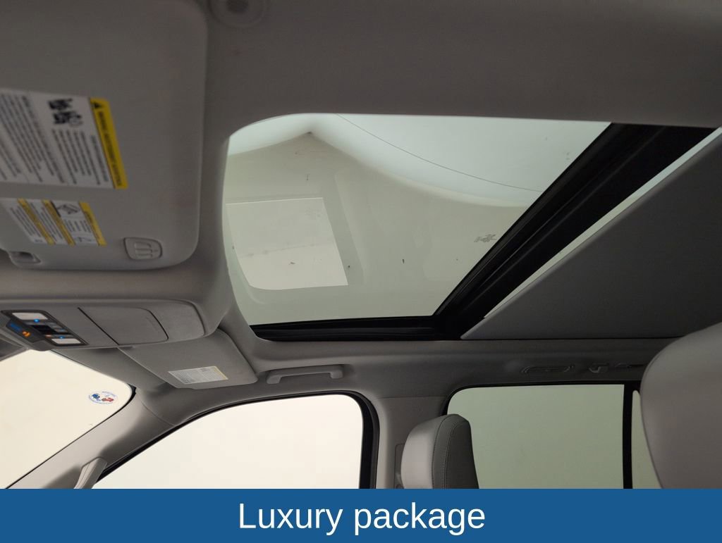 Certified 2025 Ford Expedition Active image 8