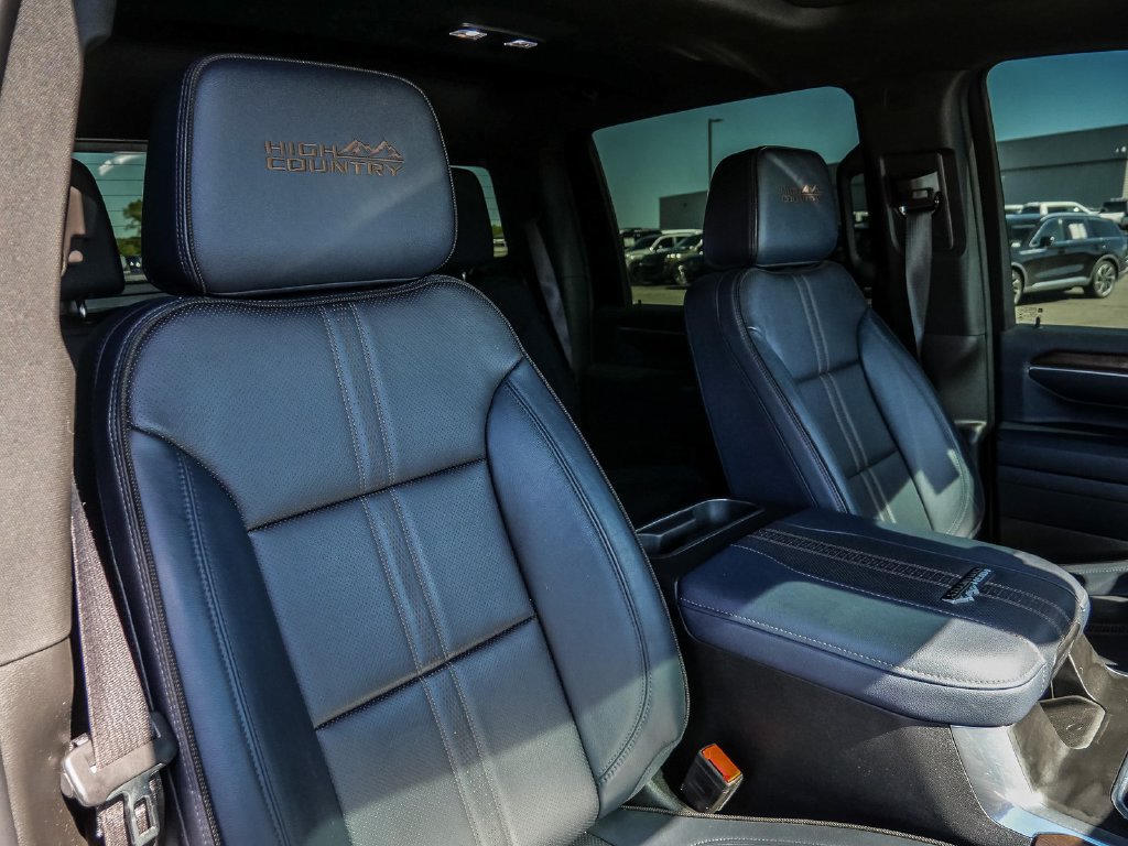Used 2024 Chevrolet Silverado 2500 High Country w/ High Country Premium Package AWD/4WD image 19