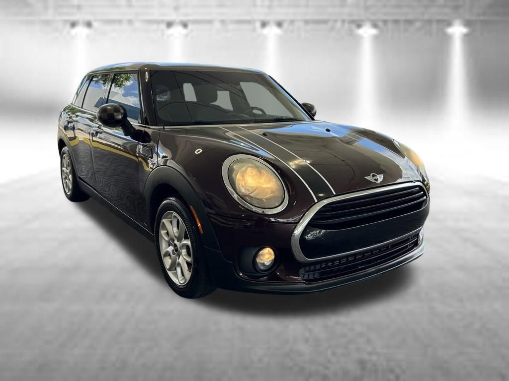 Used 2017 MINI Cooper Clubman FWD image 2