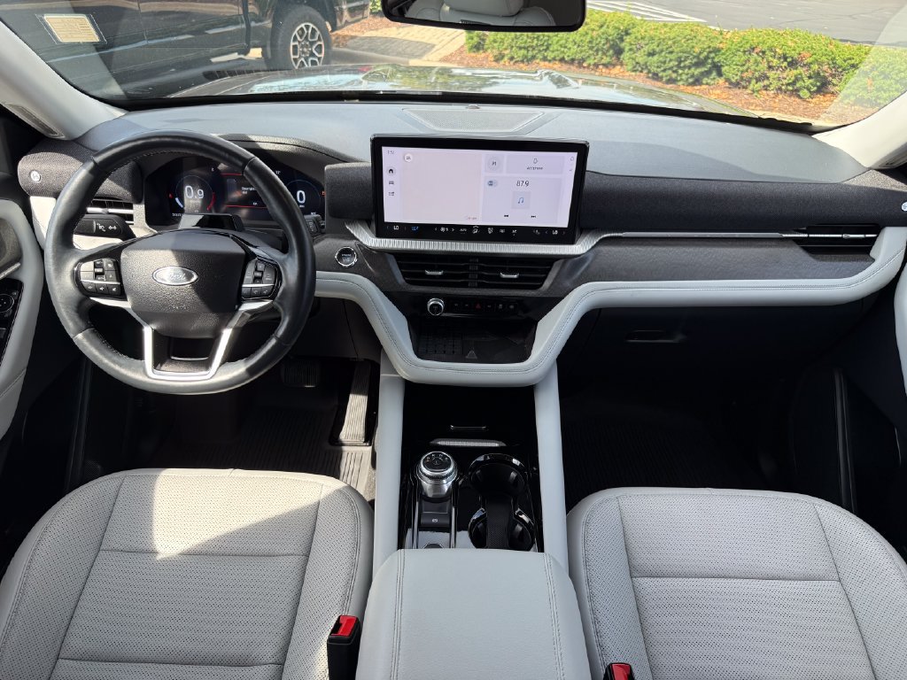 Certified 2025 Ford Explorer Platinum w/ LUX Leather Package AWD/4WD image 24