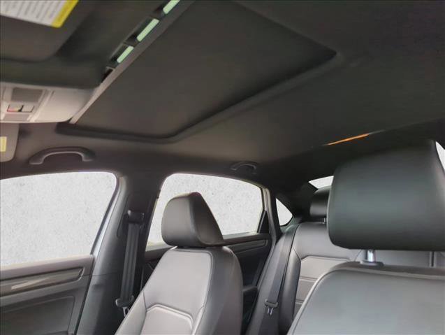 Used 2022 Volkswagen Passat 2.0T R-Line image 16