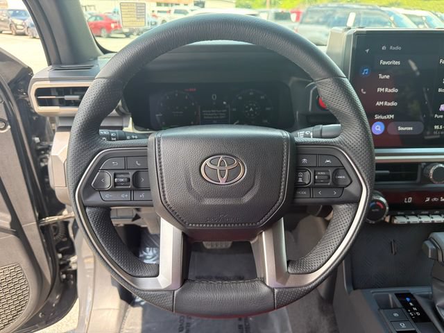 Used 2025 Toyota Tacoma TRD Off-Road AWD/4WD image 25