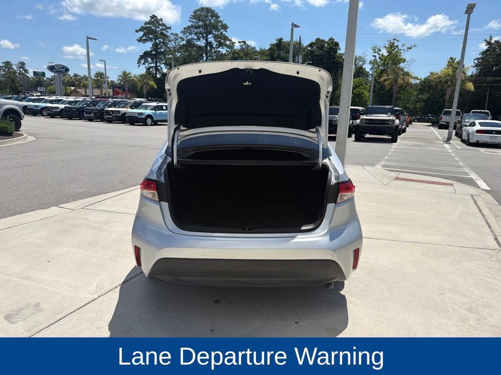 Used 2024 Toyota Corolla LE w/ LE Convenience Package FWD image 8