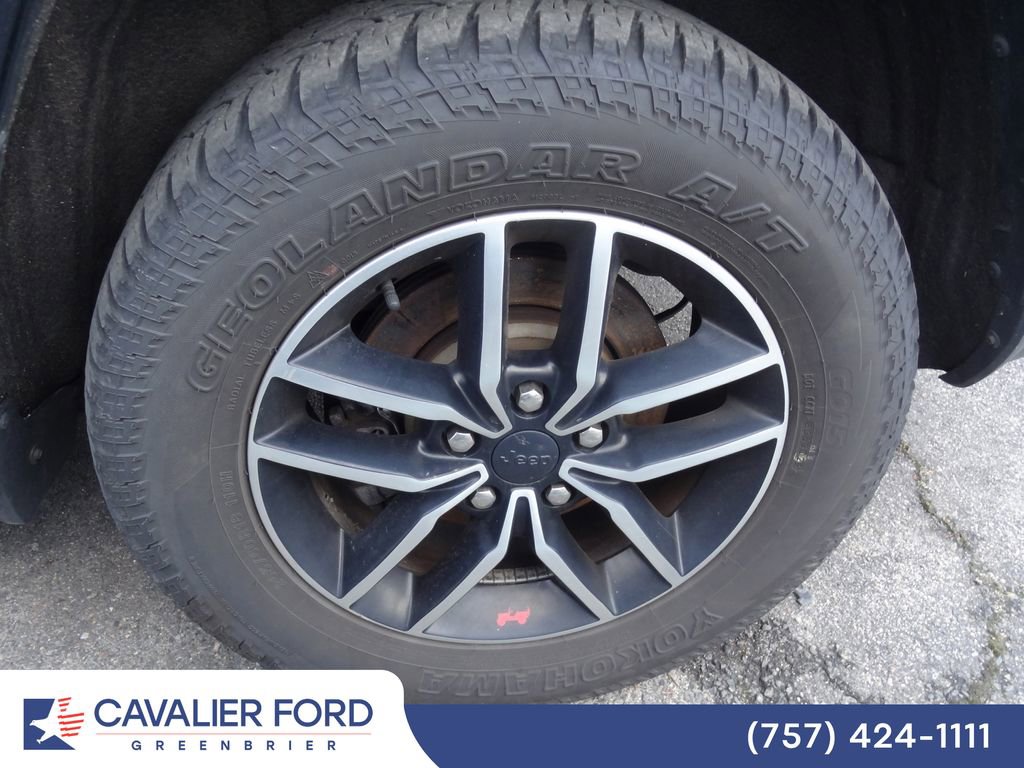 Used 2019 Jeep Grand Cherokee Trailhawk w/ Trailhawk Luxury Group AWD/4WD image 15