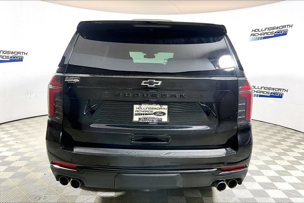 Used 2025 Chevrolet Suburban Z71 AWD/4WD image 4