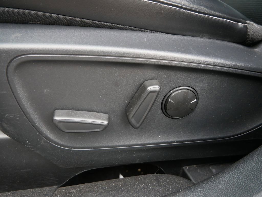 Certified 2024 Ford Escape Platinum AWD/4WD image 16