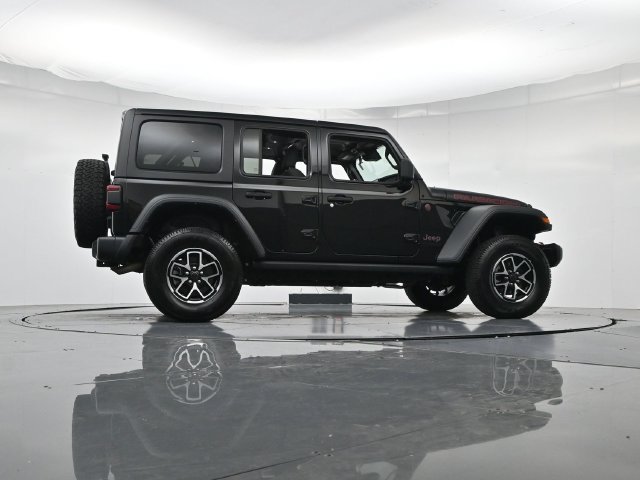 Used 2025 Jeep Wrangler Unlimited Rubicon AWD/4WD image 29