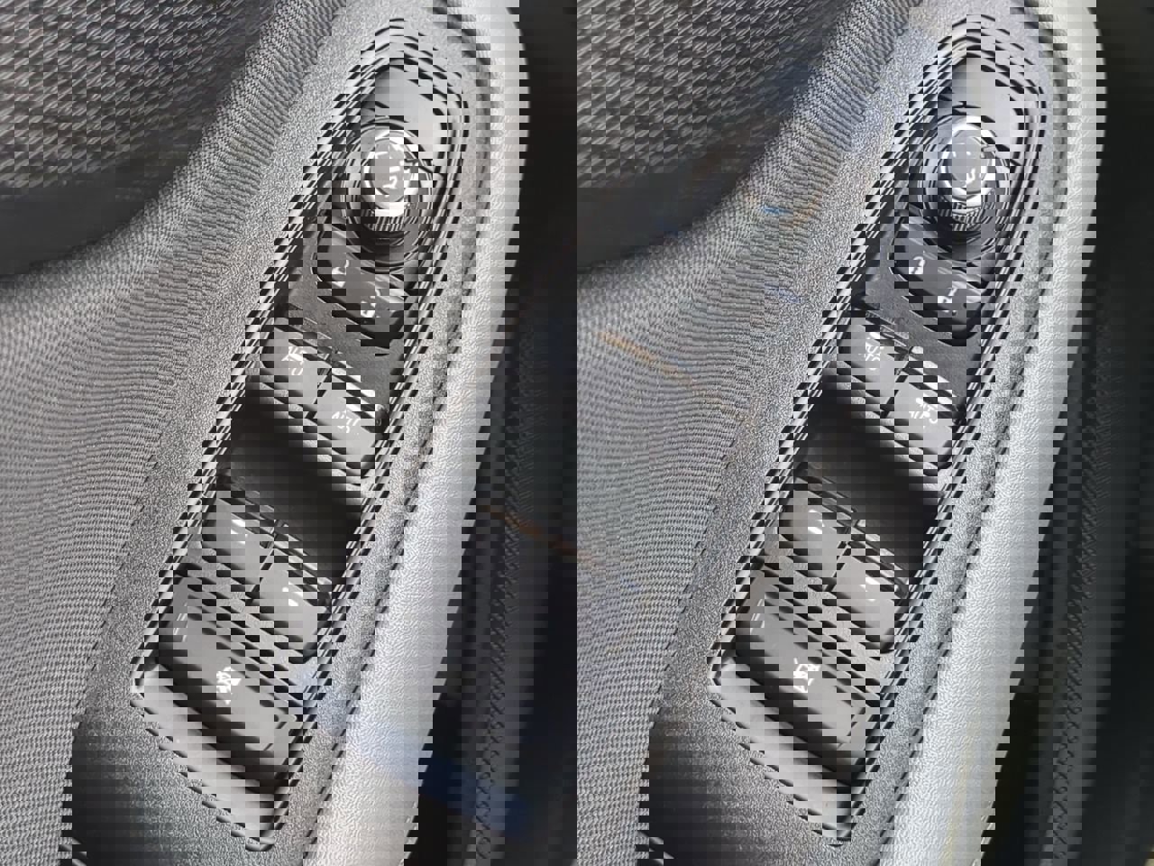 Used 2024 Subaru Outback Premium AWD/4WD image 21