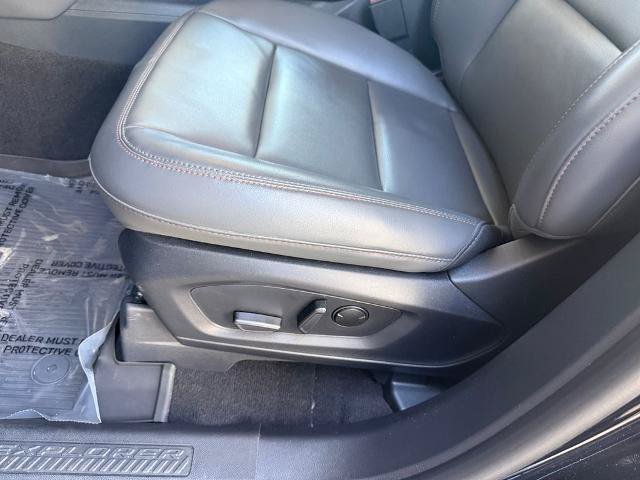 Certified 2025 Ford Explorer Active w/ Active Comfort Package AWD/4WD image 32