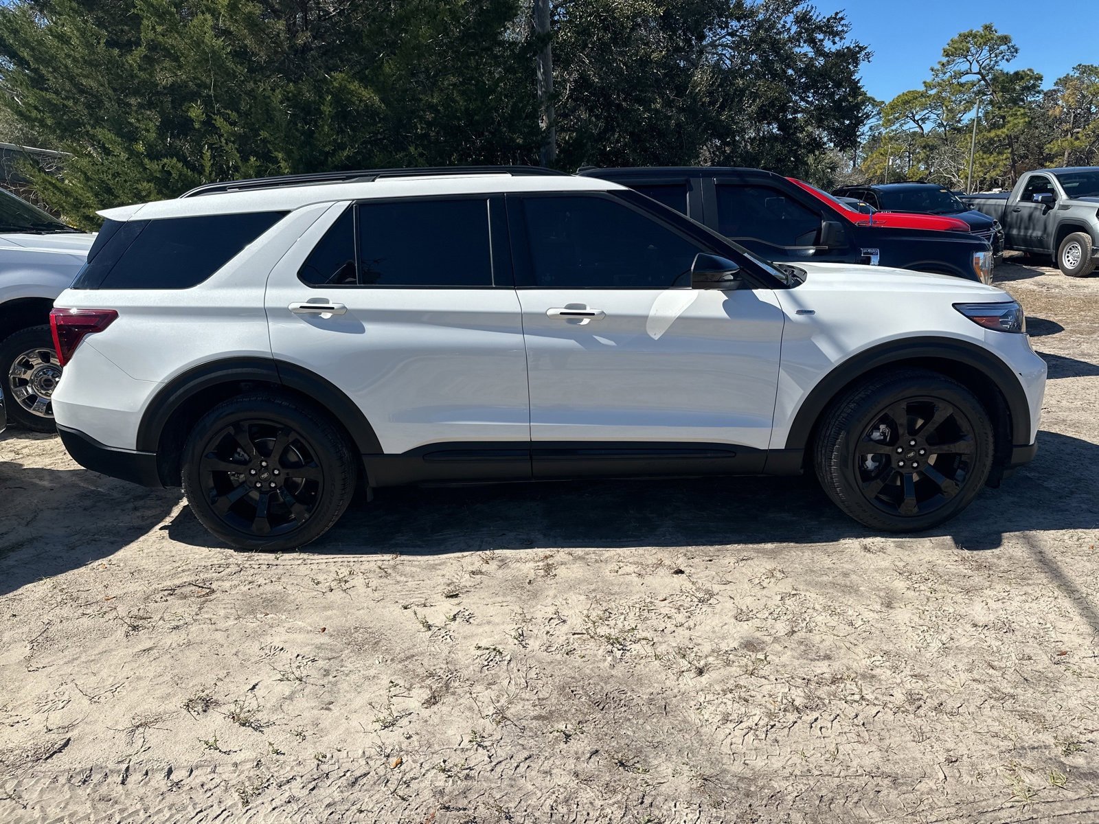 Certified 2022 Ford Explorer ST-Line w/ Class IV Trailer Tow Package image 2