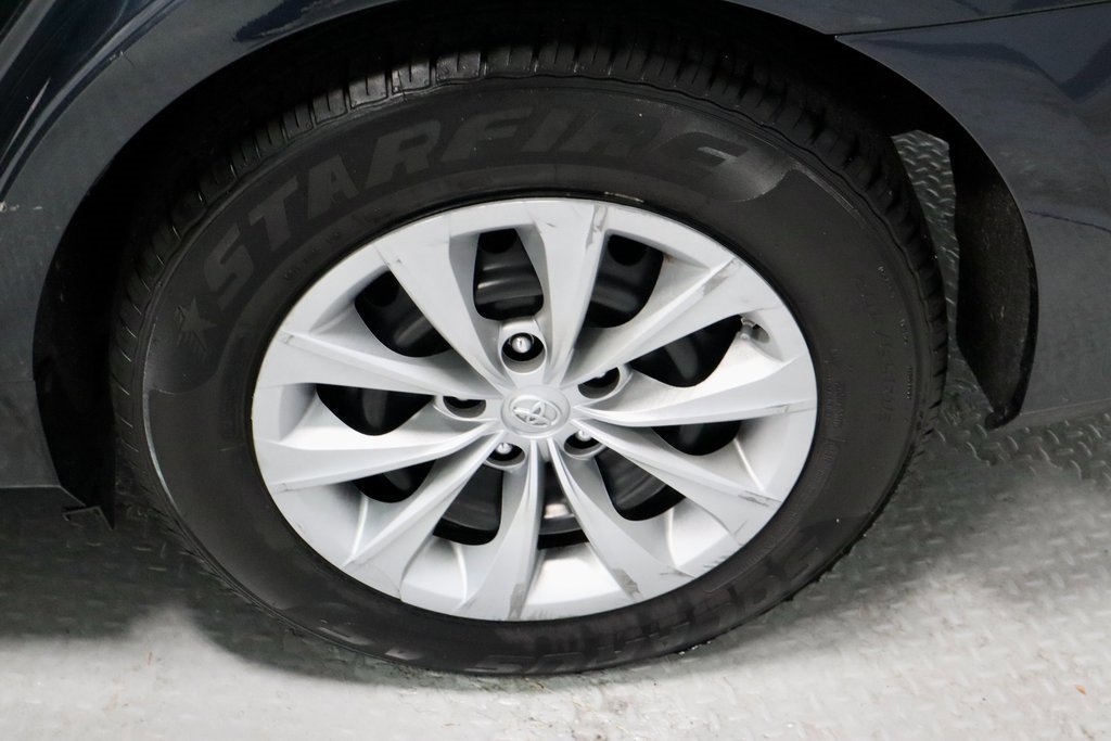Used 2017 Toyota Camry LE image 15