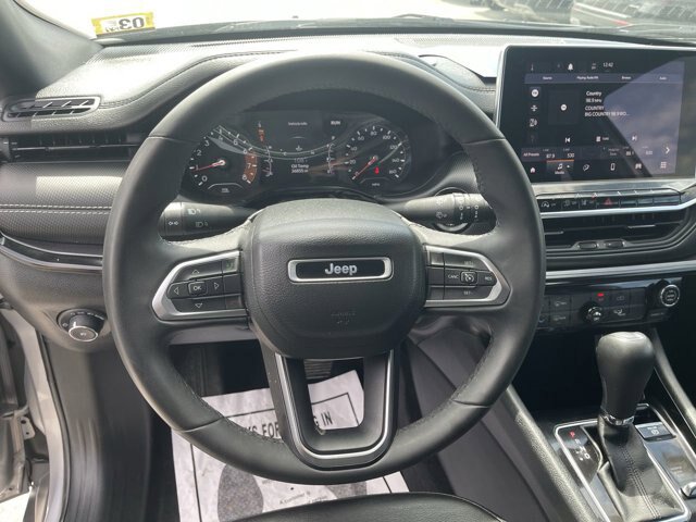 Used 2023 Jeep Compass Latitude AWD/4WD image 7