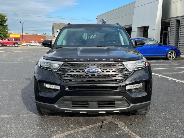 Certified 2022 Ford Explorer XLT w/ Equipment Group 202A AWD/4WD image 2