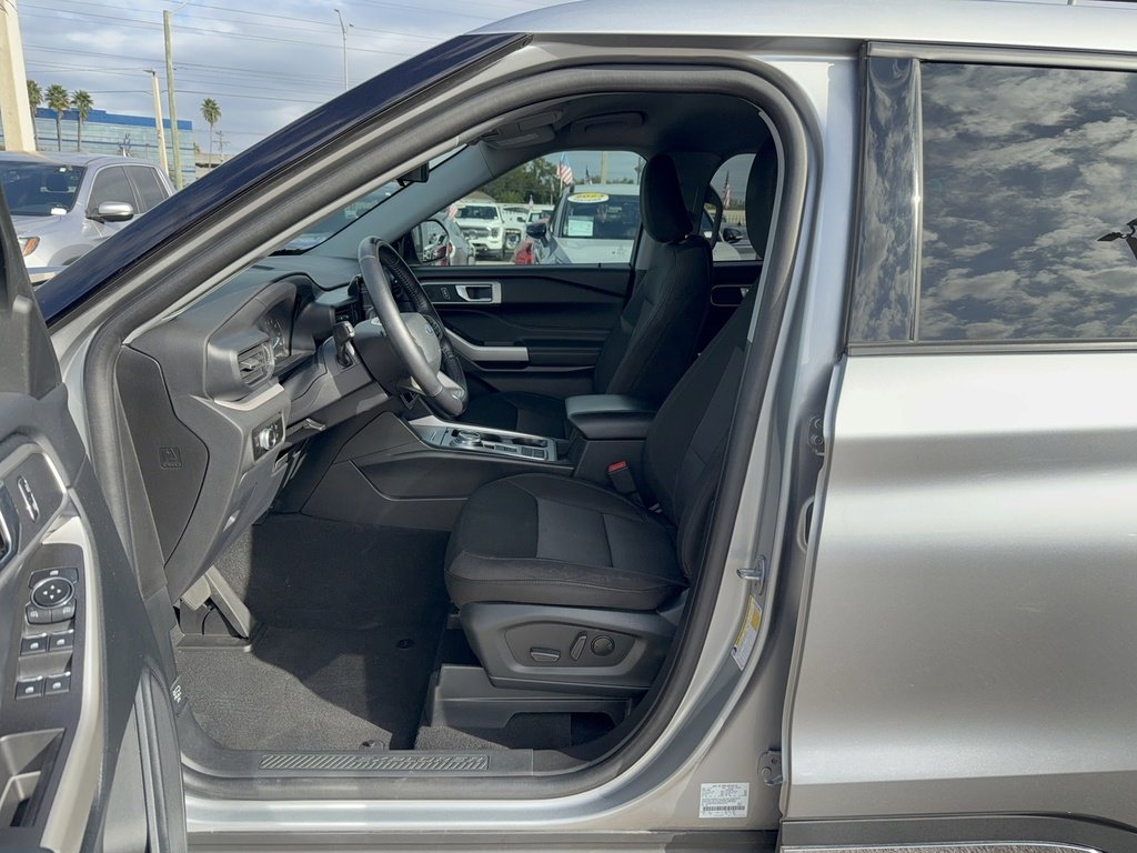Certified 2023 Ford Explorer XLT image 11