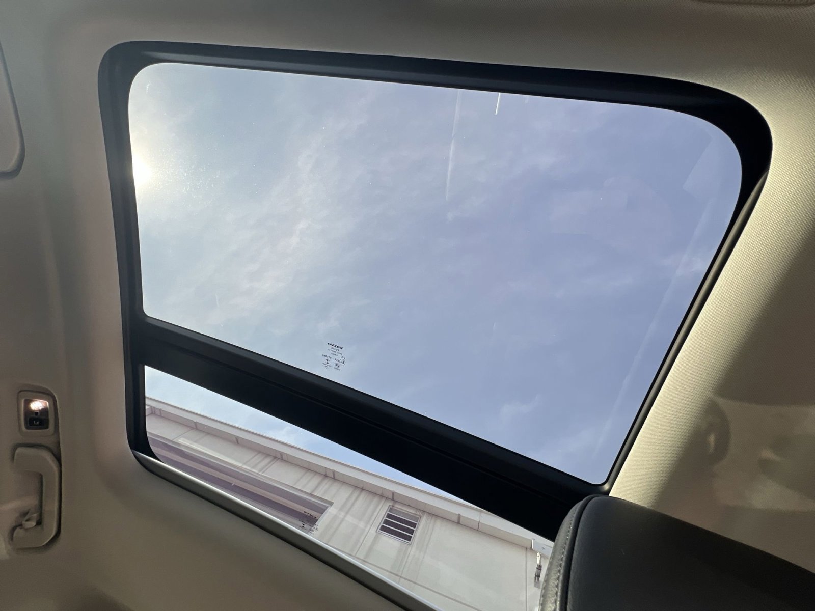 Used 2020 Volvo S60 T6 Momentum image 23