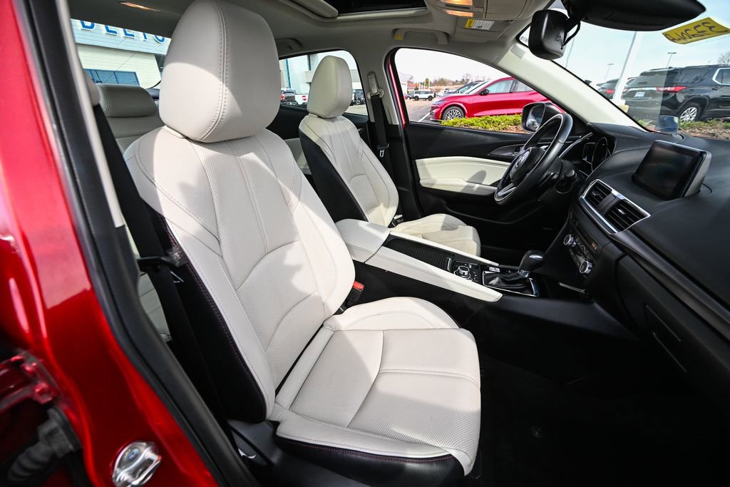Used 2018 MAZDA MAZDA3 Grand Touring w/ Premium Equipment Package FWD image 23