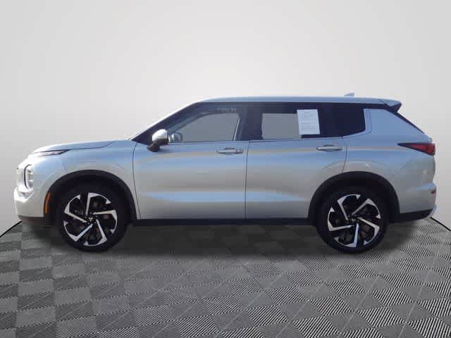 Used 2024 Mitsubishi Outlander SE AWD/4WD image 2
