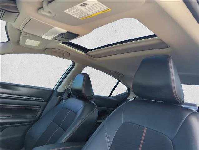 Used 2022 Nissan Altima 2.5 SR w/ Midnight Edition Package FWD image 21