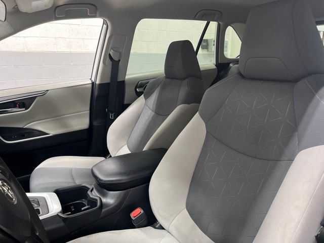 Used 2022 Toyota RAV4 XLE AWD/4WD image 30
