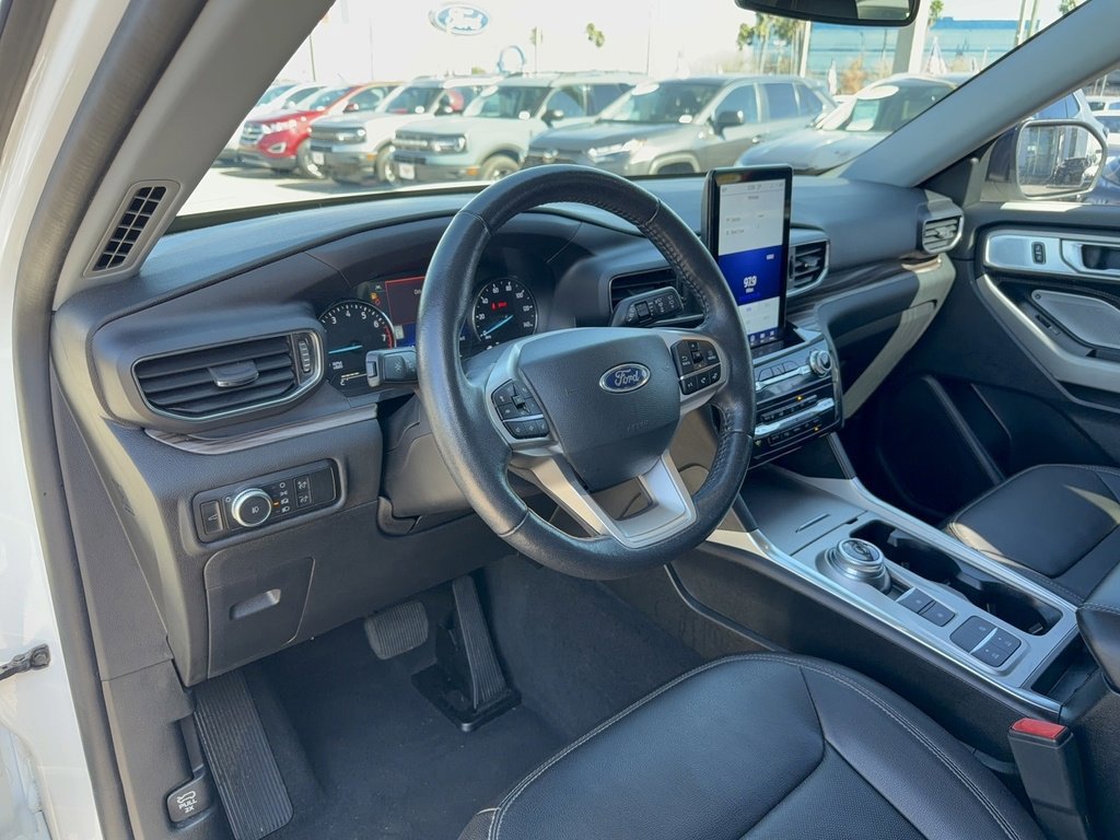 Certified 2022 Ford Explorer Limited w/ Limited Technology Package image 10