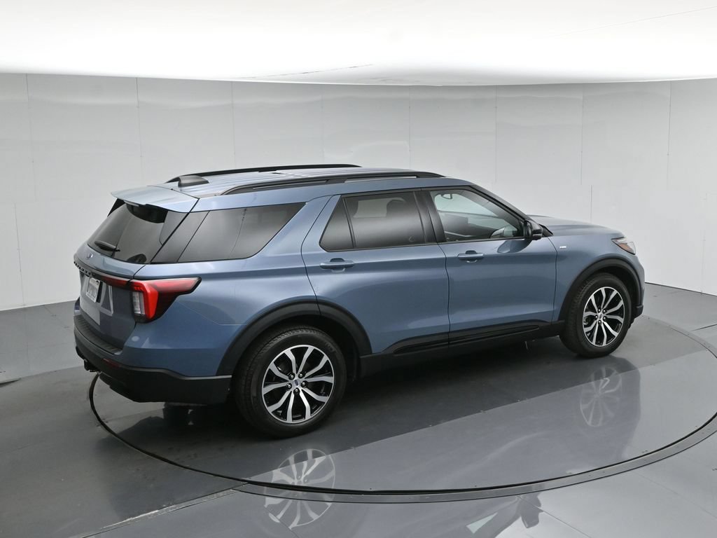 Certified 2025 Ford Explorer ST-Line w/ Premium Package RWD image 44