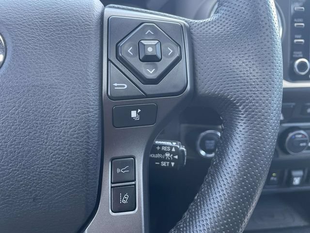 Used 2020 Toyota Tacoma TRD Sport w/ TRD Premium Sport Package AWD/4WD image 18