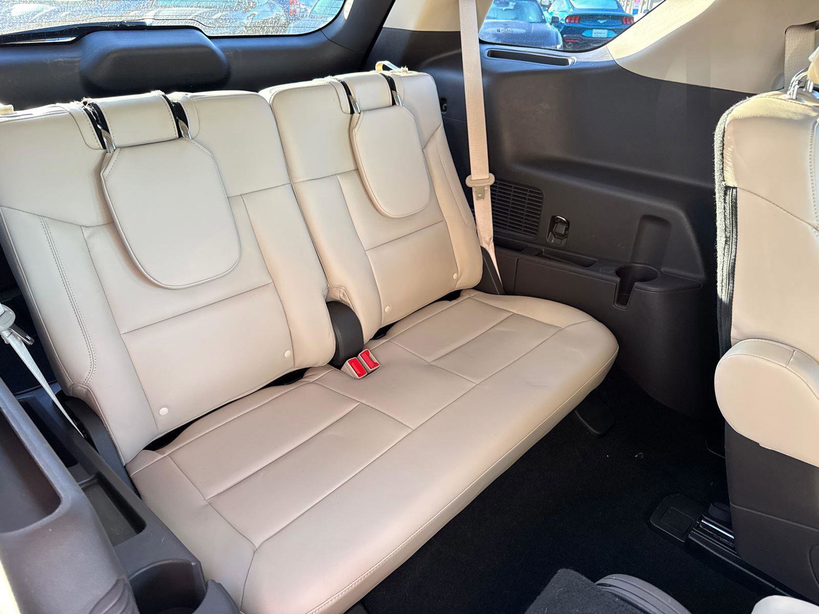 Certified 2022 Ford Explorer Platinum w/ Equipment Group 601A image 19