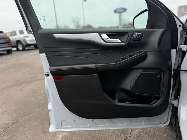 Certified 2025 Ford Escape Platinum image 11