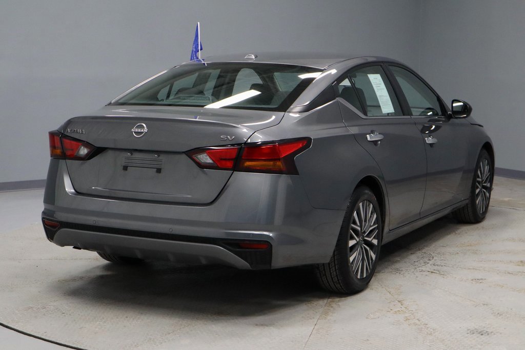 Used 2024 Nissan Altima 2.5 SV image 5