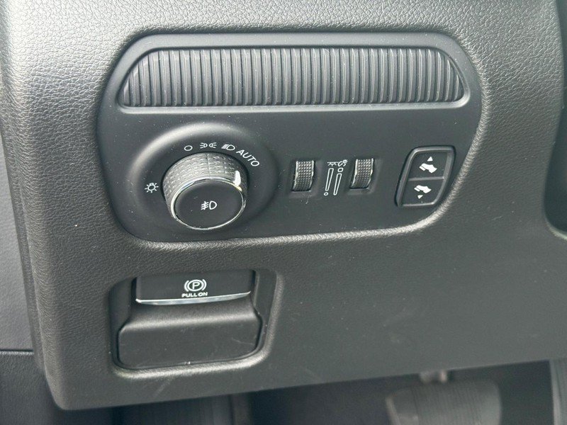 Used 2024 Jeep Wagoneer Series II AWD/4WD image 29