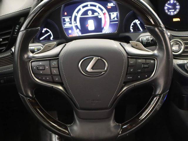 Used 2022 Lexus LS 500 w/ Interior Upgrade Package RWD image 19