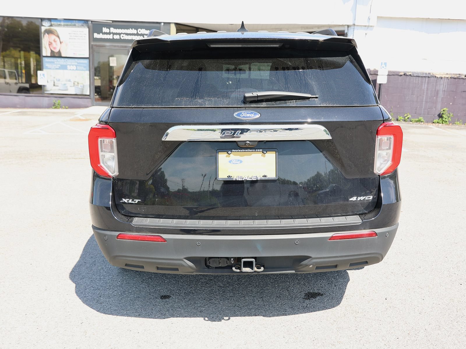 Certified 2023 Ford Explorer XLT w/ Class IV Trailer Tow Package AWD/4WD image 6
