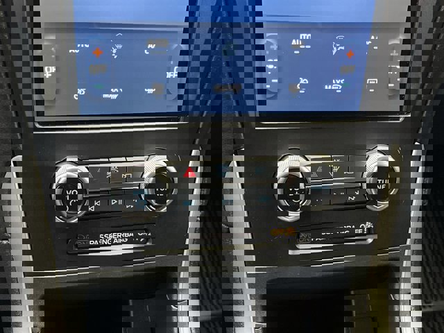 Certified 2024 Ford Edge SE w/ Cargo Accessory Package image 28