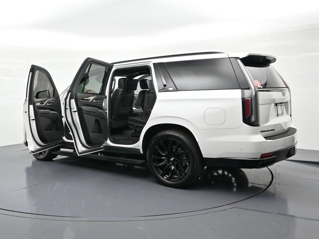 Used 2024 Cadillac Escalade Sport Platinum w/ LPO, ONYX Package AWD/4WD image 23