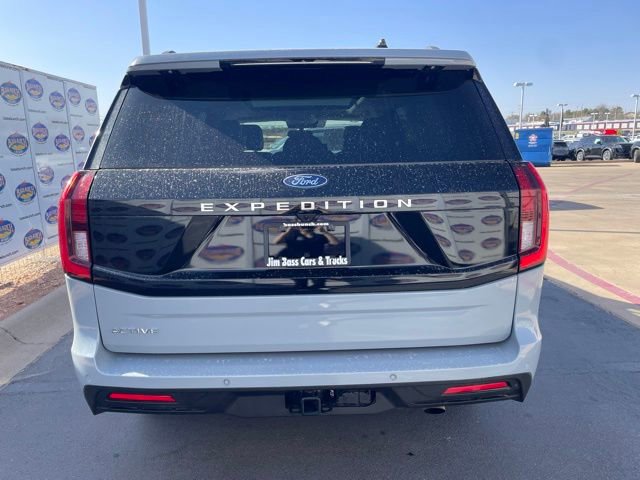 Certified 2025 Ford Expedition Active image 4