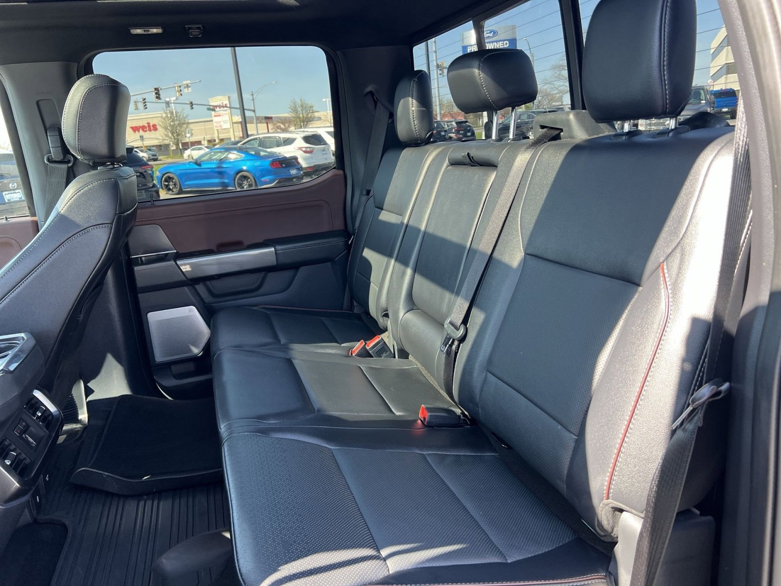 Certified 2022 Ford F150 Lariat w/ Equipment Group 502A High image 25