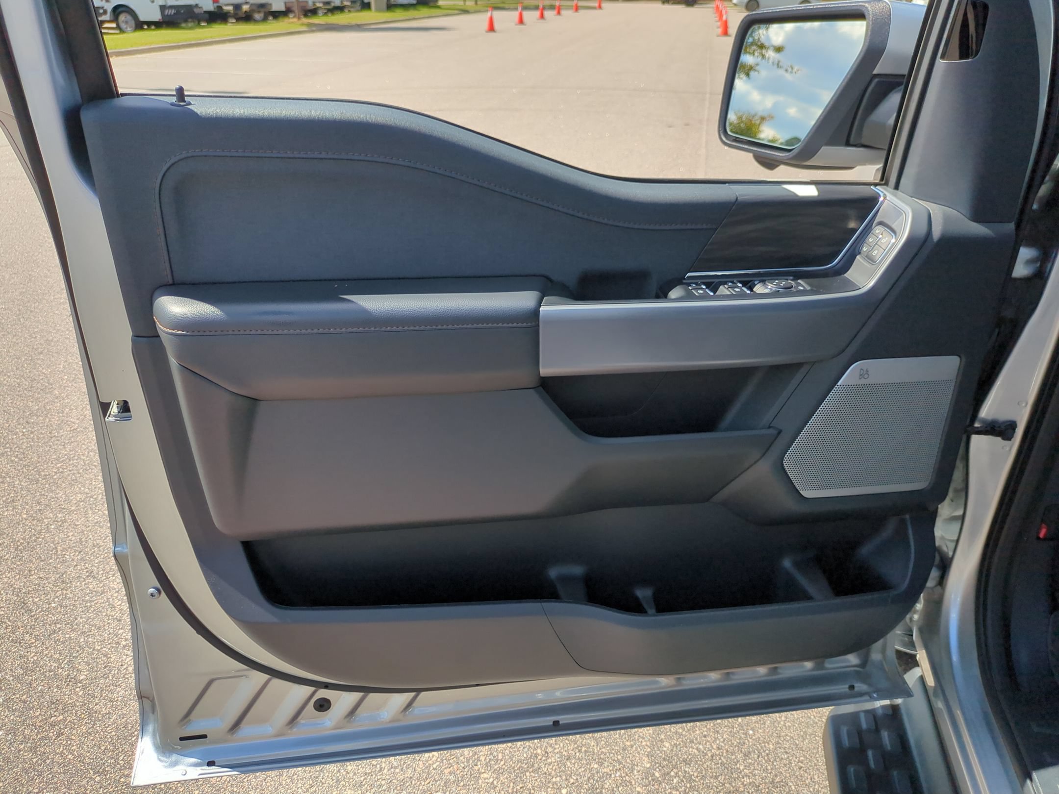 Certified 2025 Ford F150 Lightning Lariat AWD/4WD image 14
