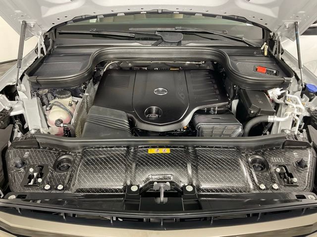 Used 2025 Mercedes-Benz GLS 450 4MATIC image 9