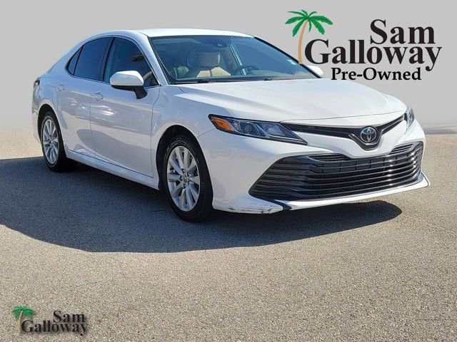 Used 2020 Toyota Camry LE FWD image 1