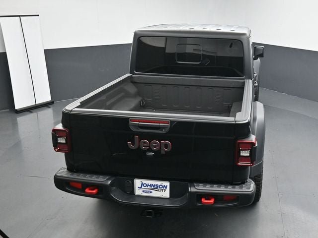 Used 2024 Jeep Gladiator Rubicon w/ Technology Group AWD/4WD image 24