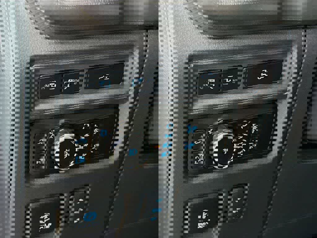 Certified 2023 Ford F150 Platinum w/ Equipment Group 701A High image 27