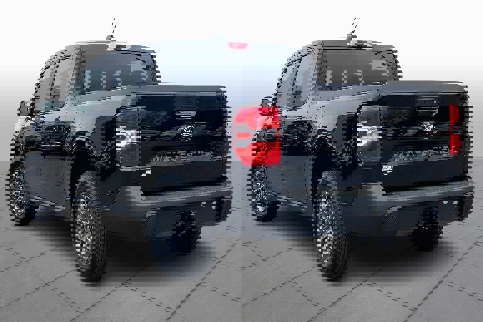 Certified 2025 Ford Maverick XLT image 12