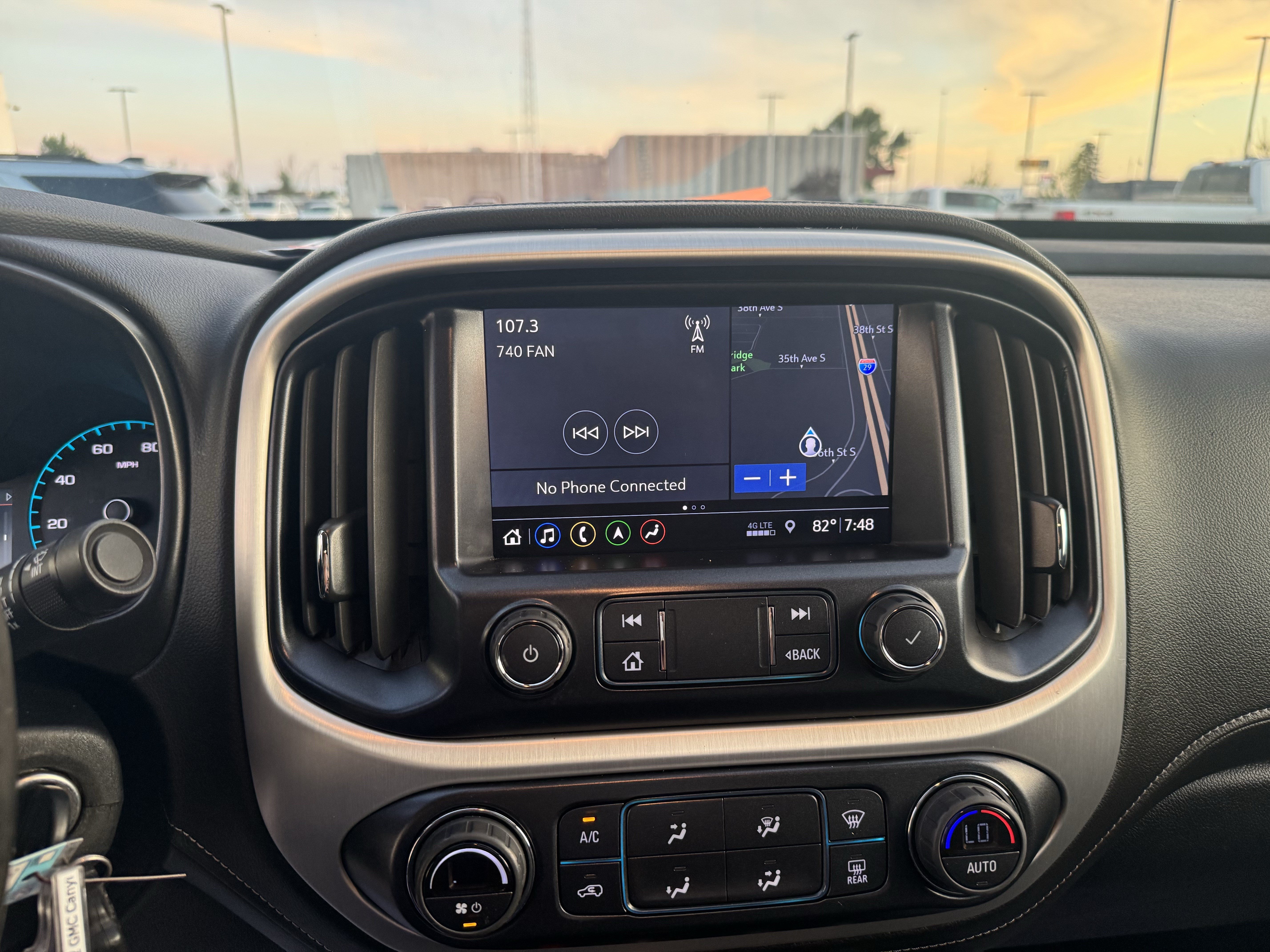 Used 2022 GMC Canyon Elevation w/ Elevation Premium Package AWD/4WD image 15