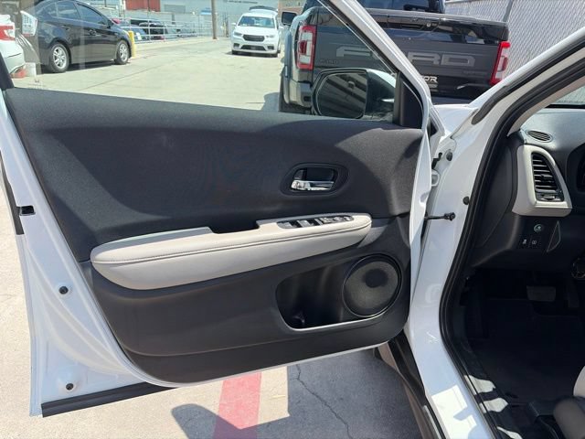 Used 2022 Honda HR-V LX image 7