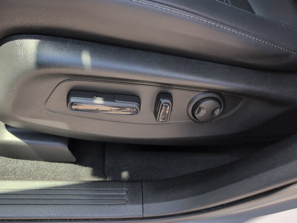 Used 2025 Honda CR-V EX-L image 9