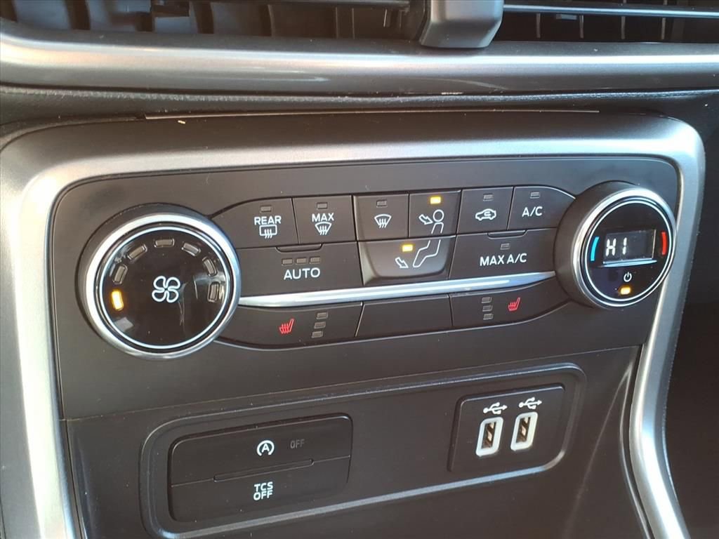 Certified 2019 Ford EcoSport SE image 17